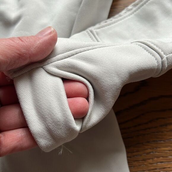 Under Armour size Medium Freedom Funnel Neck Sweatshirt C15 - Picture 8 of 8